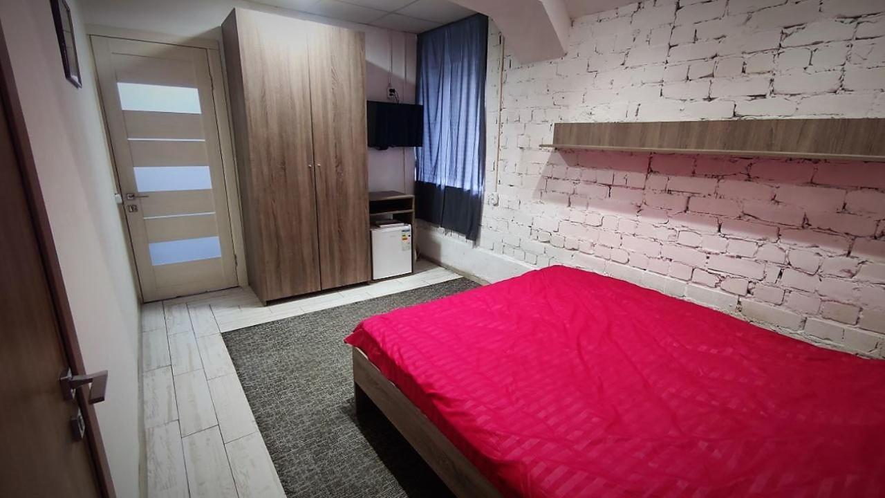 Міні Готель "Бункер" На Солом'Янському Kiew Exterior foto
